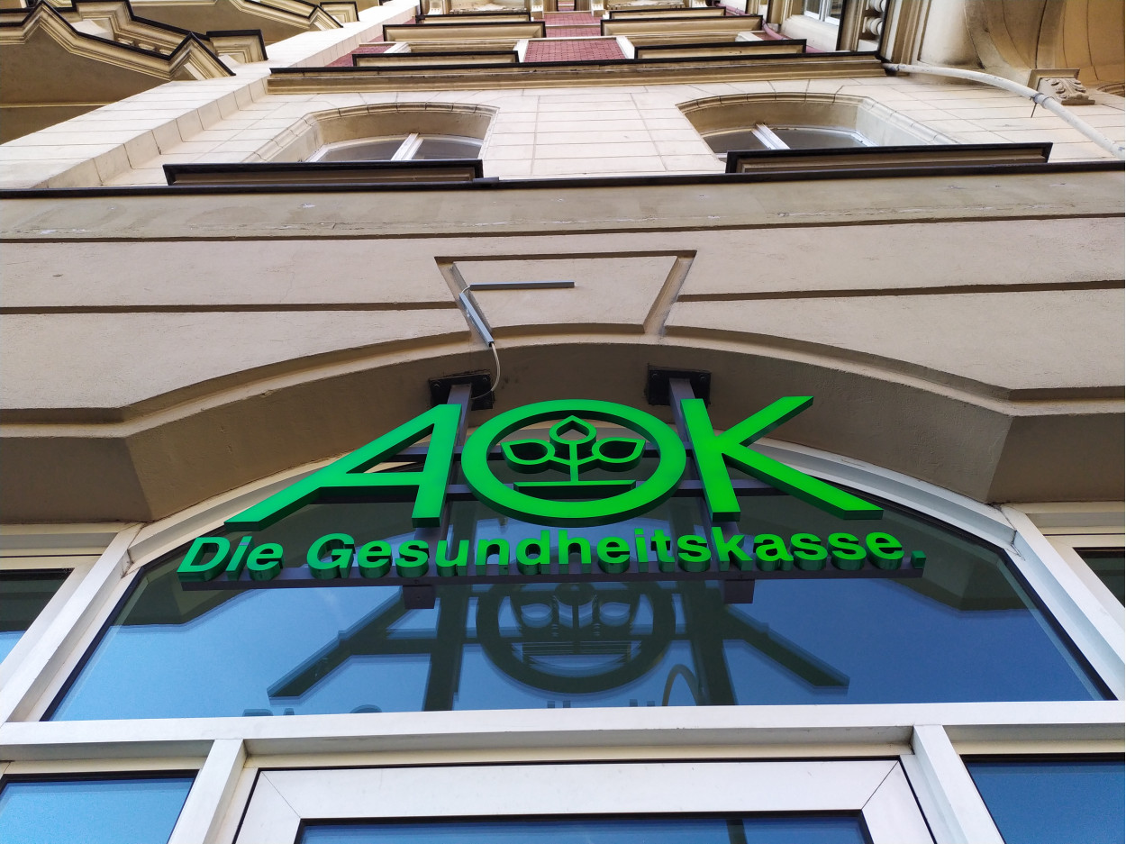So stellen Sie für Verhinderungspflege einen AOK-Antrag