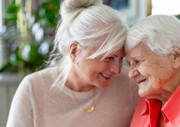 Verhinderungspflege bei Angehörigen: Was gilt für Familie und Verwandte?