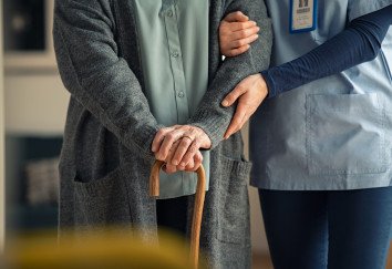 Seniorenbetreuung über FLEXXI buchen – Damit Ihre Liebsten gut umsorgt sind